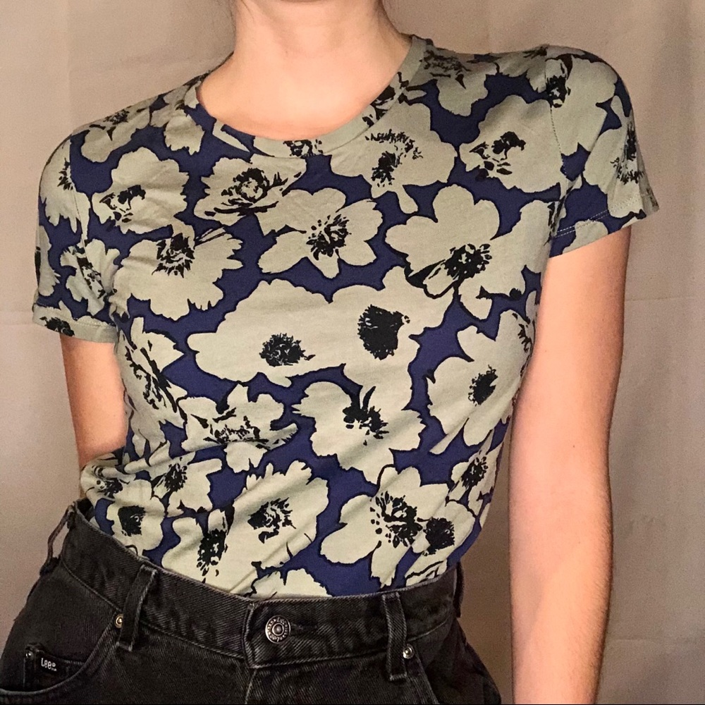 Banana Republic T-Shirt